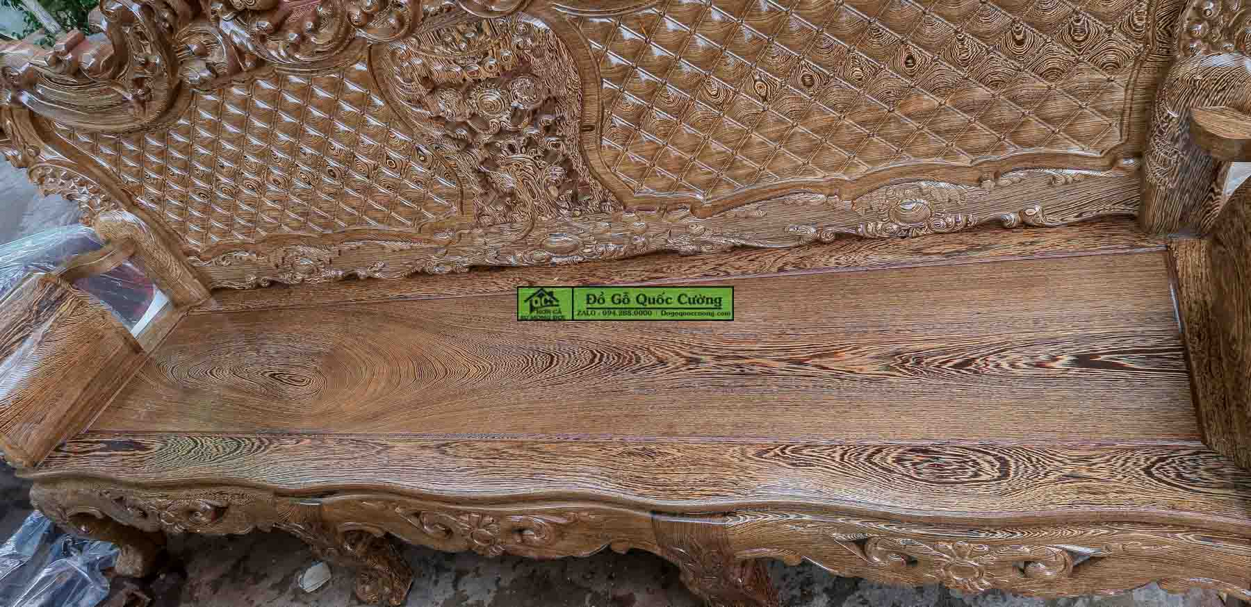 Mặt lá gỗ mun siêu nét với từng đường vân thớ gỗ